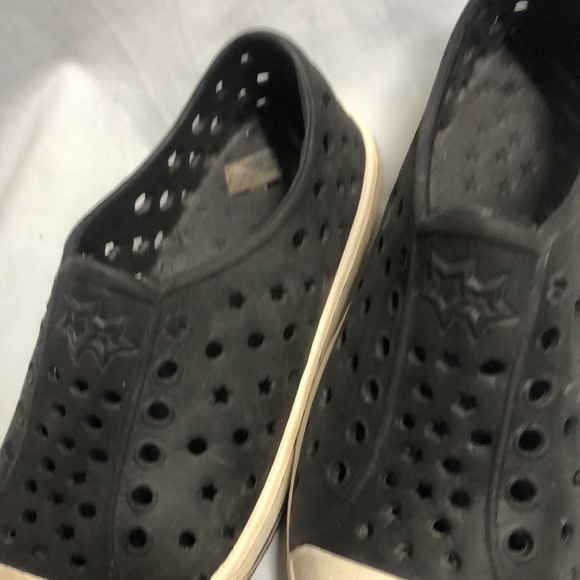 Unisex all star black and white boys 9/ 10 like crocs - Picture 10 of 10